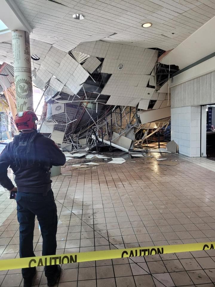 Miller Hill Mall roof collapseMinnesota Task Force 2 on the scene